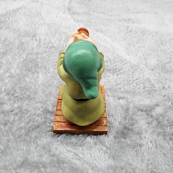 Snow White and the Seven Dwarves Disney 65th Anniversary Enesco Figure Sleepy - Picture 3 of 5